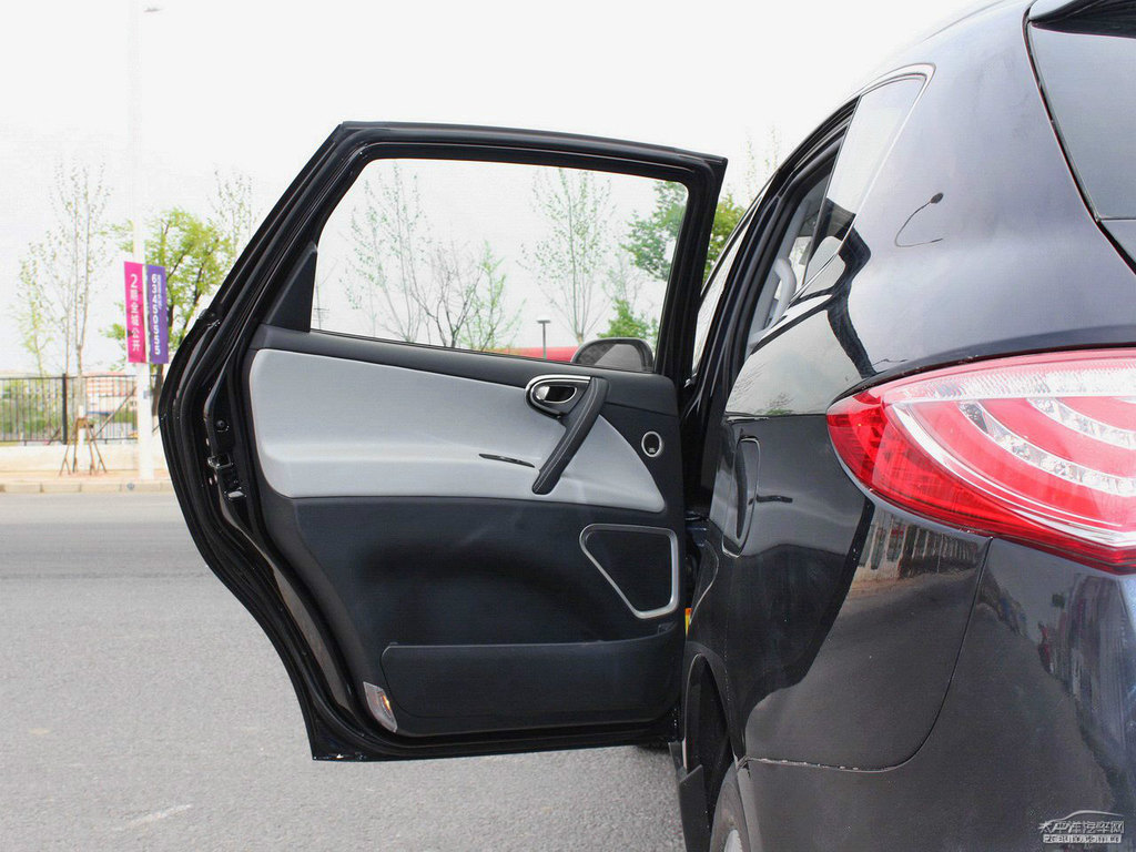 ʯڼ{ǽݴ7 SUV܇(ni)DƬ