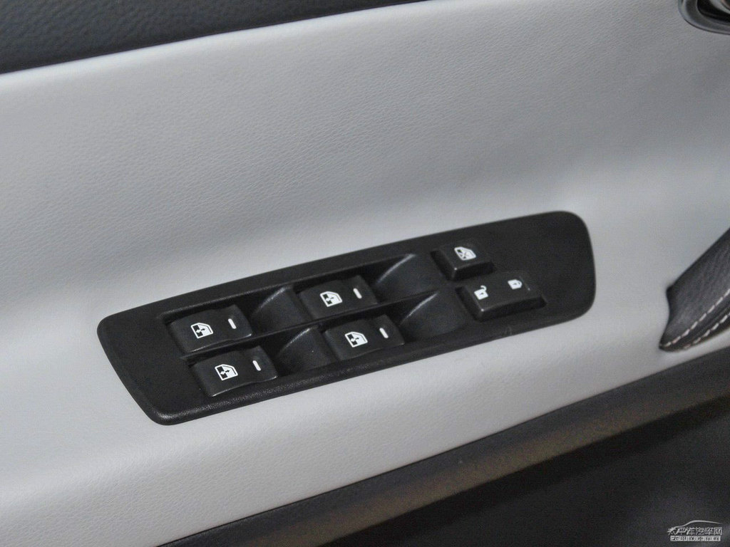 ʯڼ{ǽݴ7 SUV܇(ni)DƬ