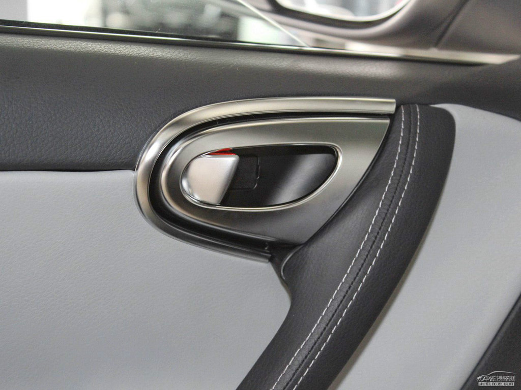 ʯڼ{ǽݴ7 SUV܇DƬ