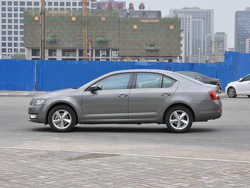 潮流灰明銳整車外觀外觀圖片