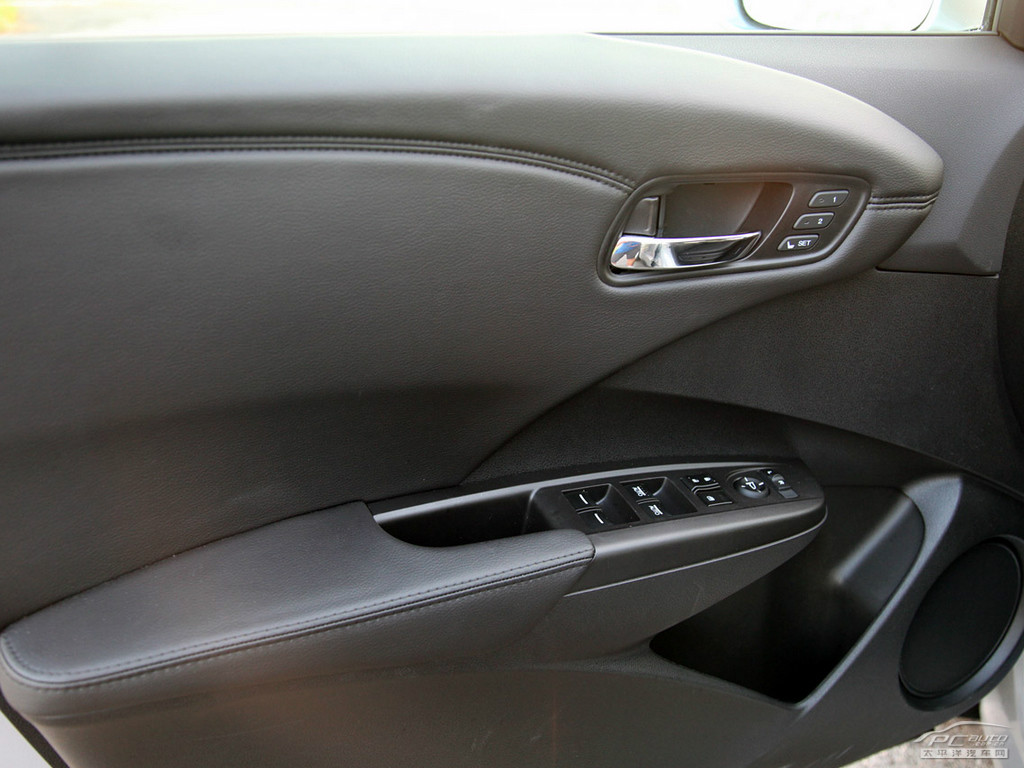 謳歌RDX(進(jìn)口)內(nèi)飾高清大圖