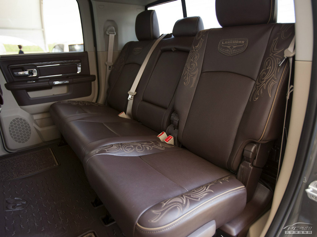 道奇RAM Trucks空間高清大圖