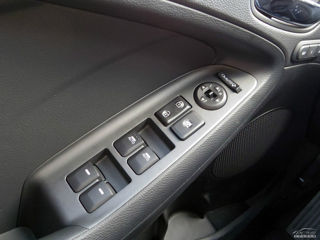 起亞Forte內(nèi)飾高清大圖