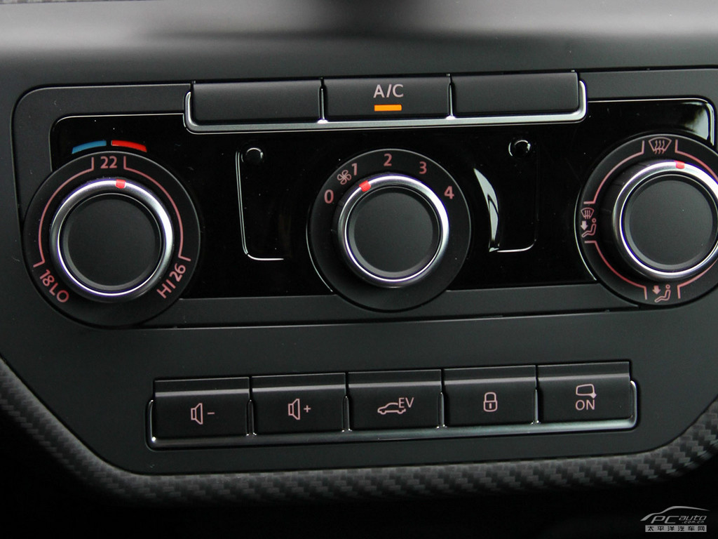 大眾XL1內(nèi)飾高清大圖