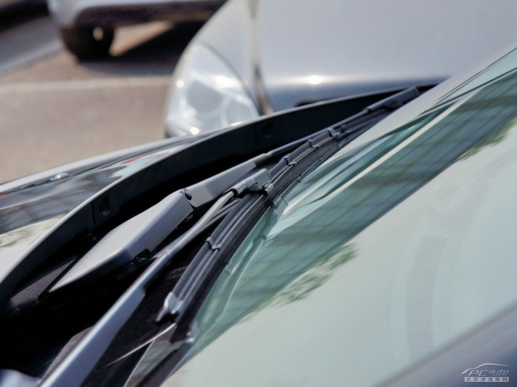 奔馳R級外觀高清大圖