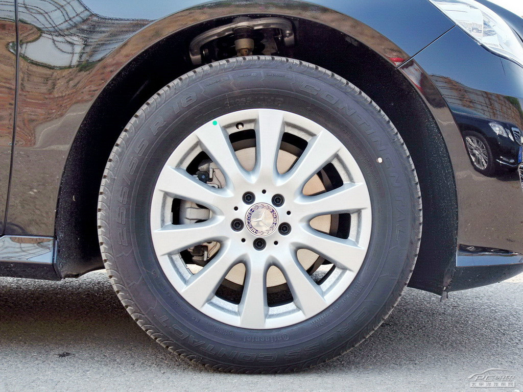 奔馳R級(jí)外觀高清大圖