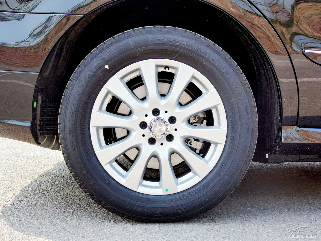 奔馳R級(jí)外觀高清大圖