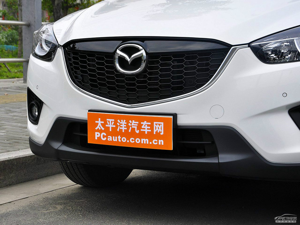 珠光白馬自達(dá)CX-5車頭外觀圖片