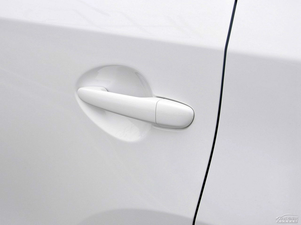 珠光白馬自達(dá)CX-5車身外觀圖片