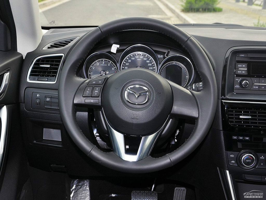 珠光白馬自達(dá)CX-5中控內(nèi)飾圖片