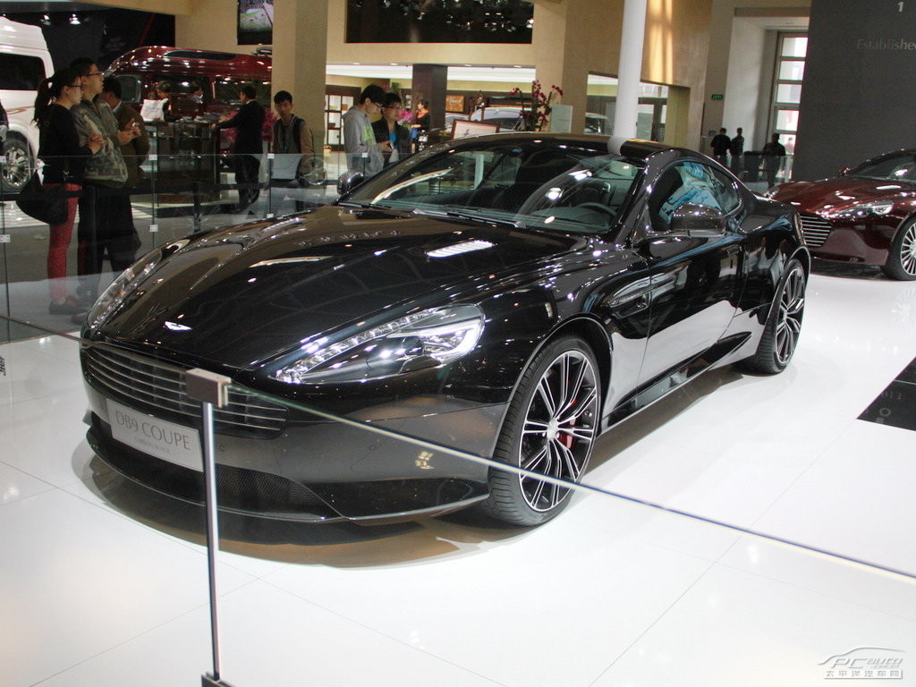 DB9外觀高清大圖