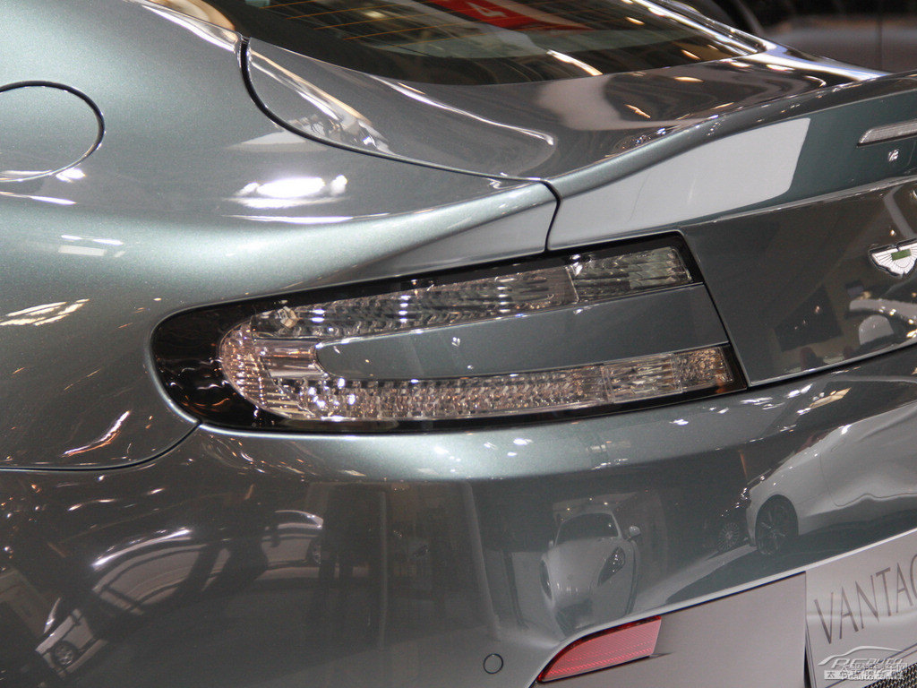 V8 Vantage܇β^DƬ