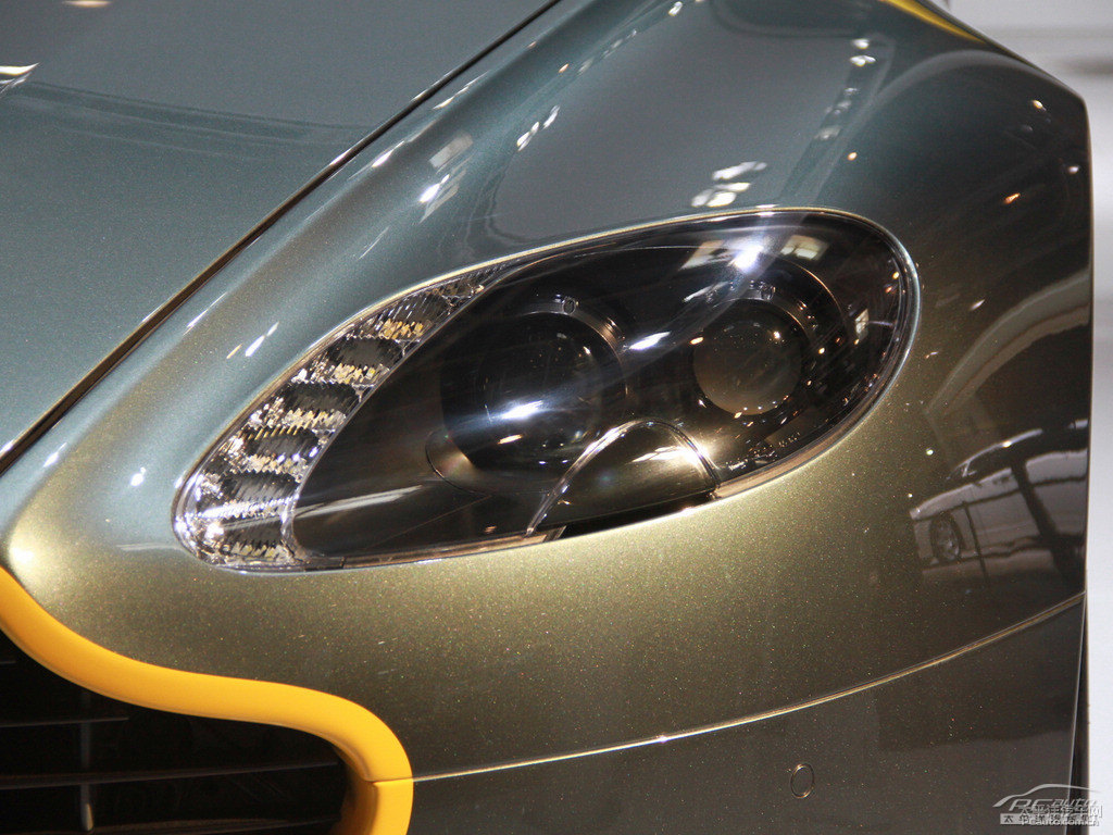 V8 Vantage܇^^DƬ