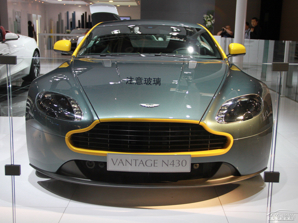 V8 Vantage܇^^DƬ