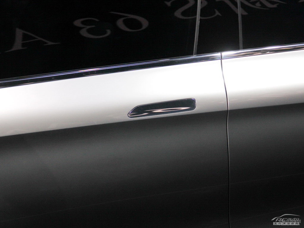 YCoupe SUV܇(ch)^DƬ