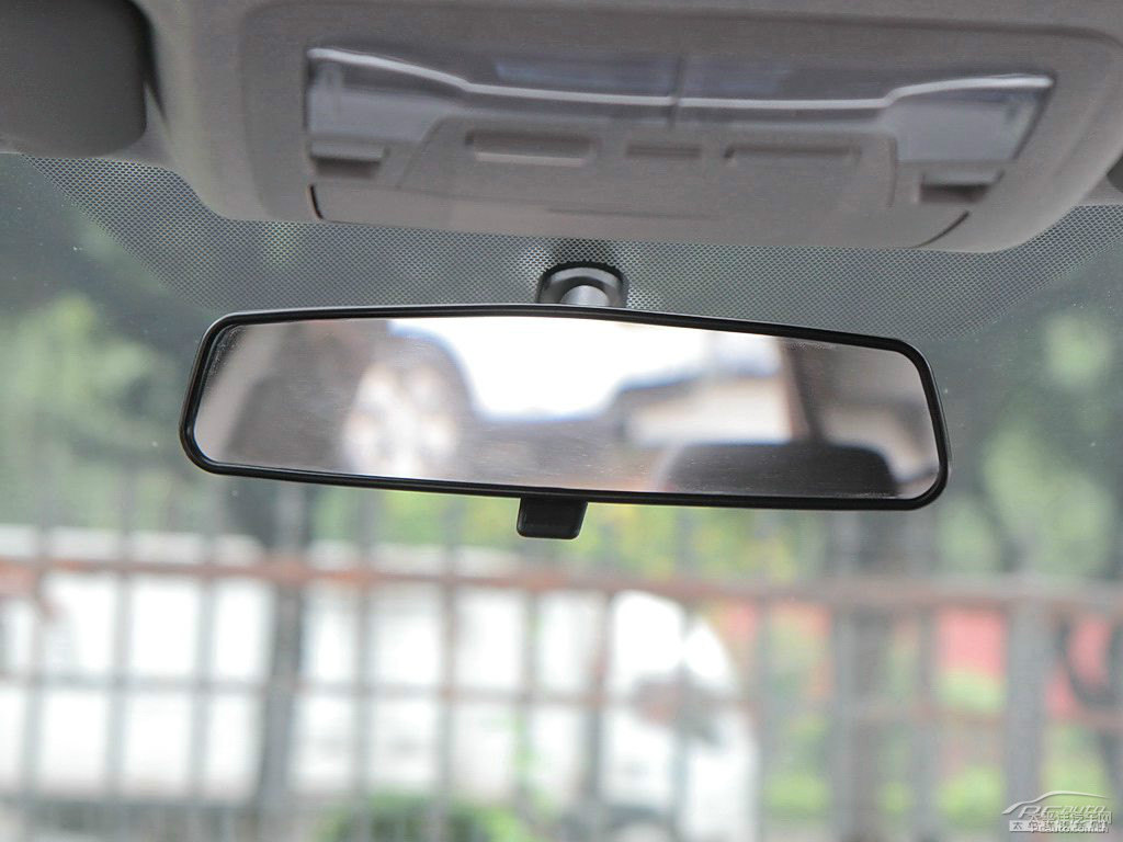 閃電橙雷凌車廂內(nèi)飾圖片