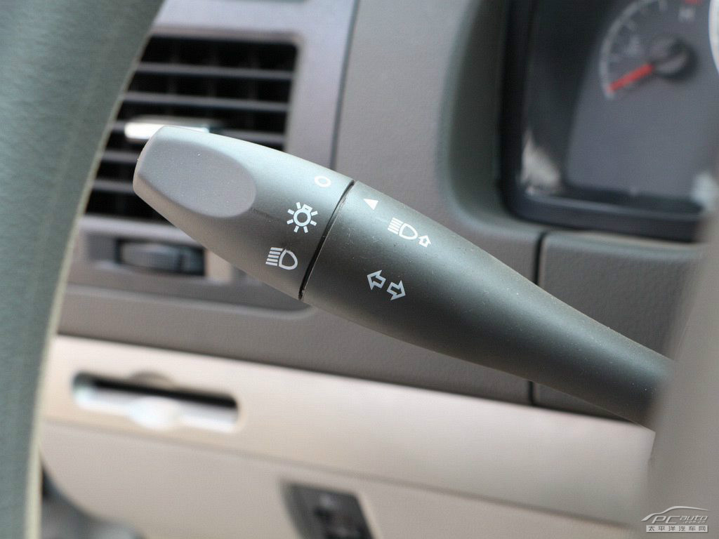 眾泰Z200內(nèi)飾高清大圖