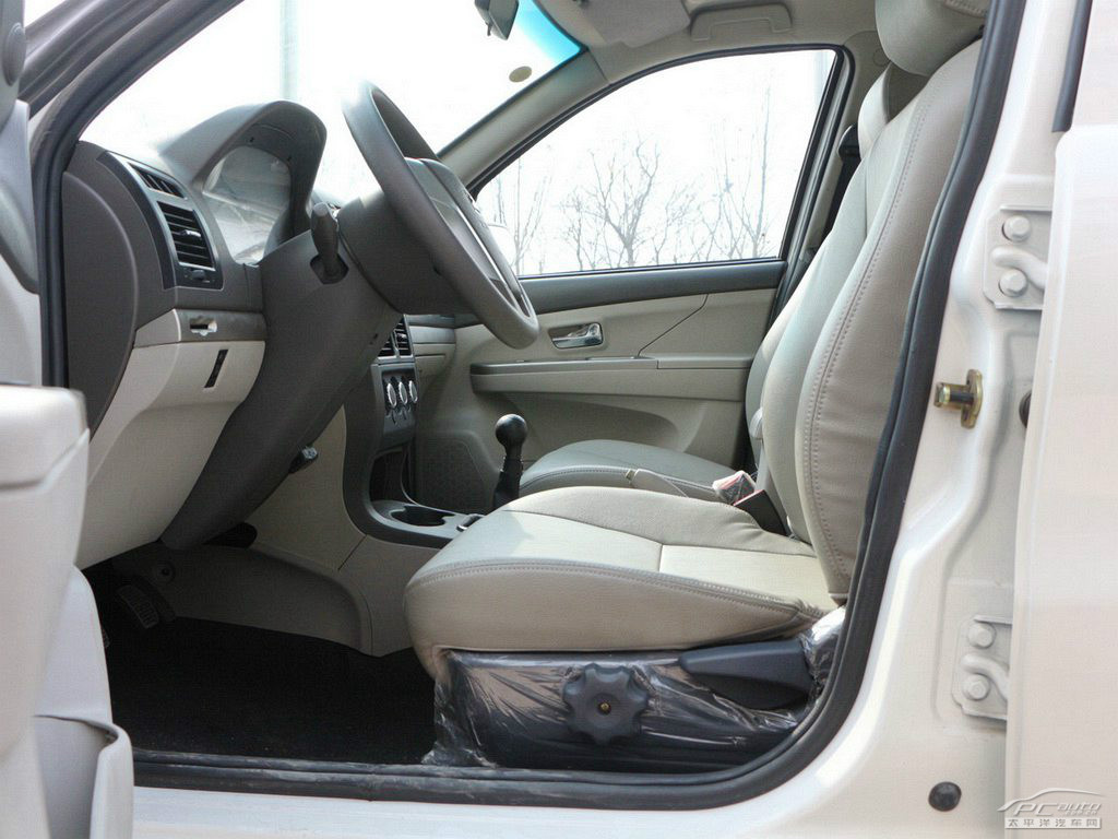 眾泰Z200空間高清大圖