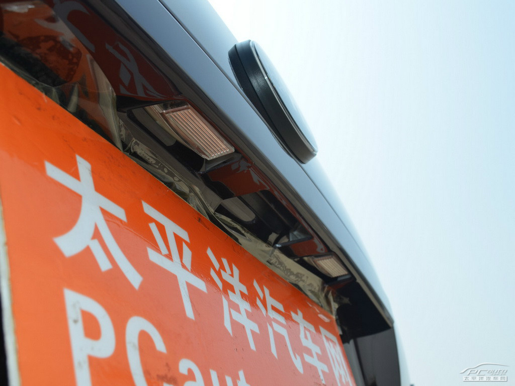 比亞迪M6外觀高清大圖