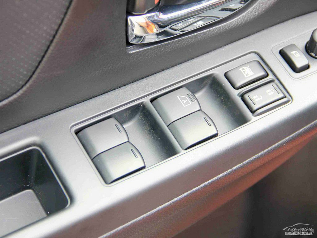 躍動珠光橙斯巴魯XV車廂內(nèi)飾圖片