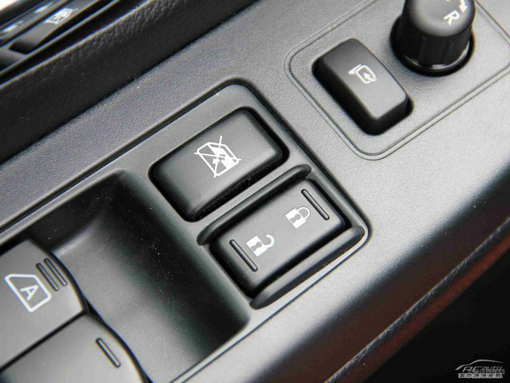 躍動(dòng)珠光橙斯巴魯XV車廂內(nèi)飾圖片