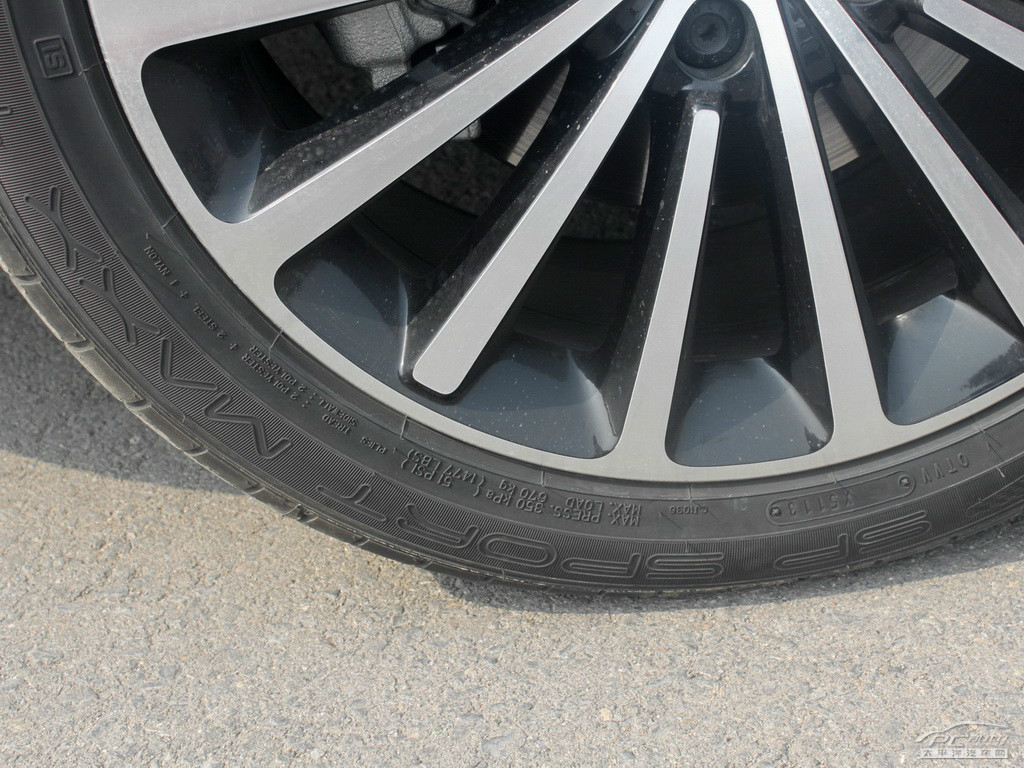 帕薩特細節(jié)高清大圖