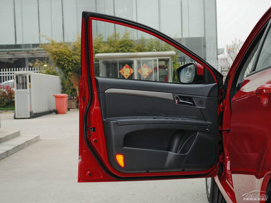 激光紅榮威350車廂內(nèi)飾圖片