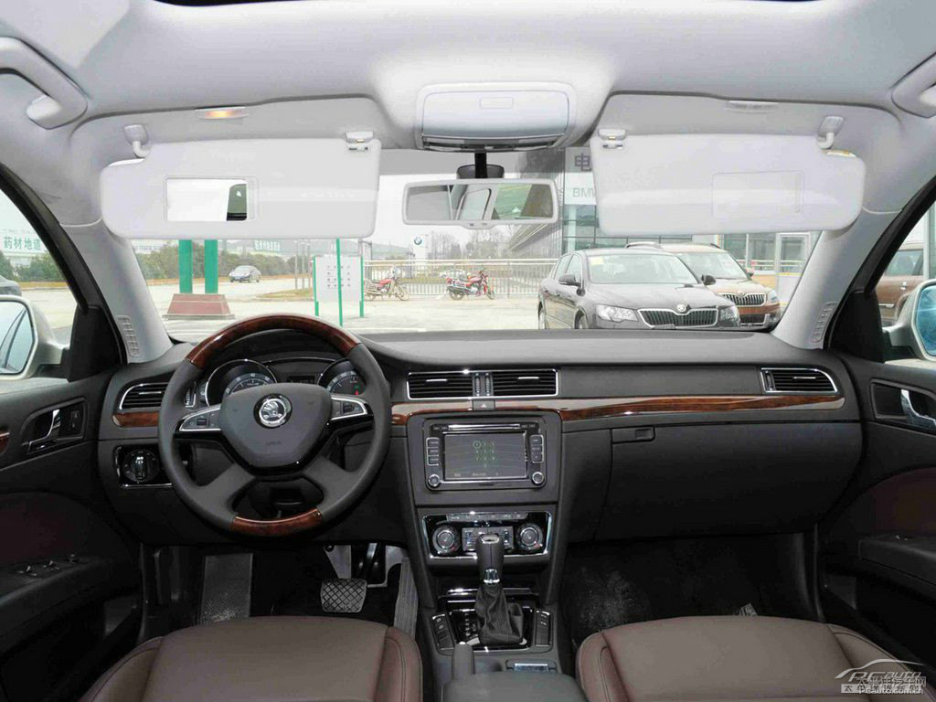 鎏光金速派車廂內(nèi)飾圖片