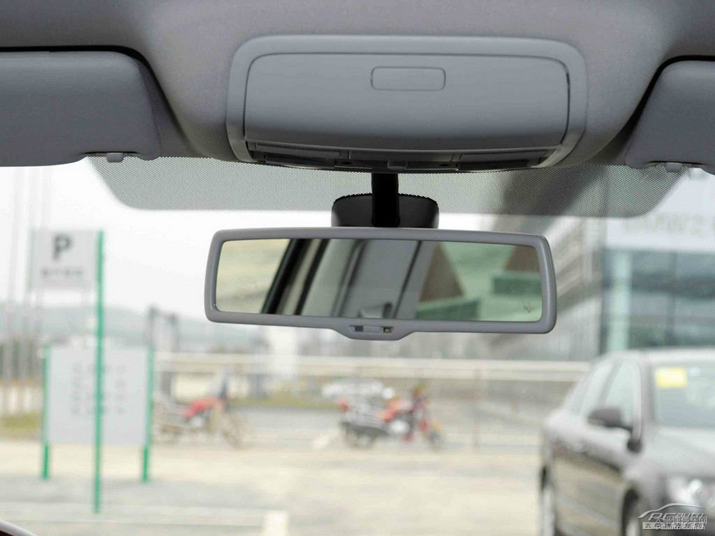 鎏光金速派車廂內(nèi)飾圖片