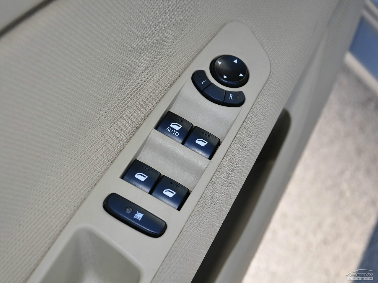 路盛E70內(nèi)飾高清大圖