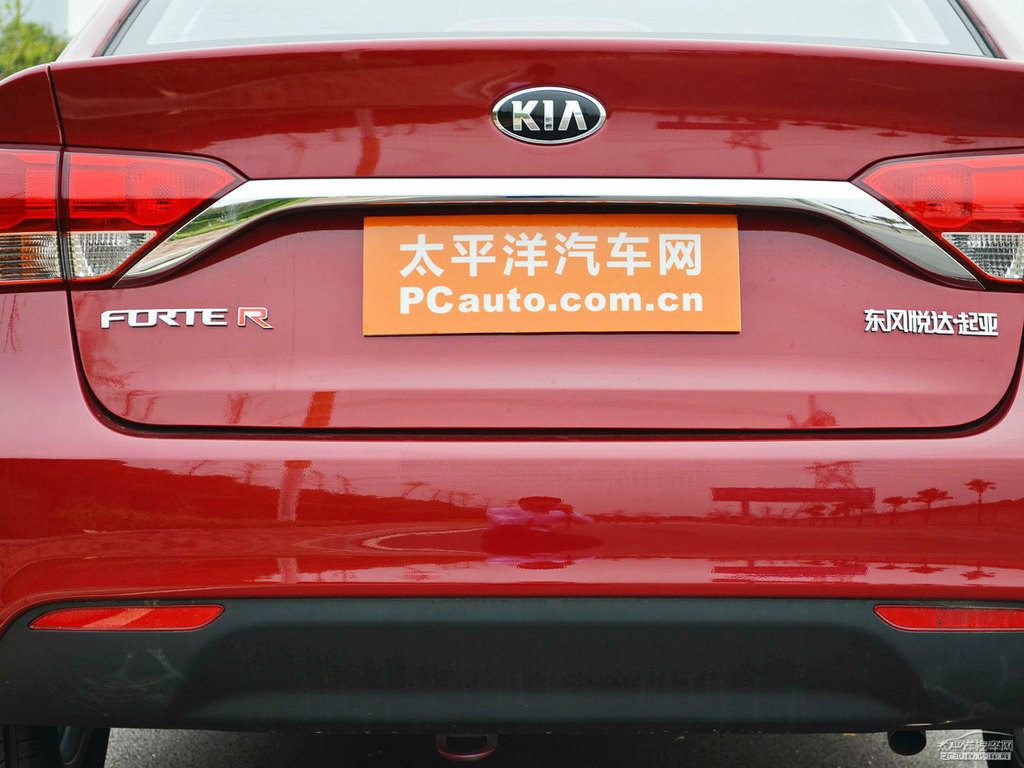 瑪瑙紅福瑞迪車尾外觀圖片
