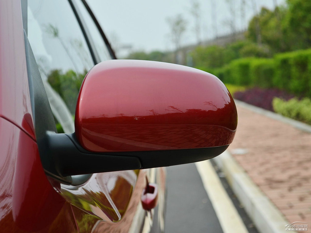 瑪瑙紅福瑞迪車身外觀圖片