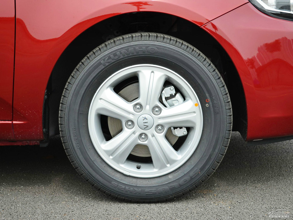 瑪瑙紅福瑞迪車身外觀圖片
