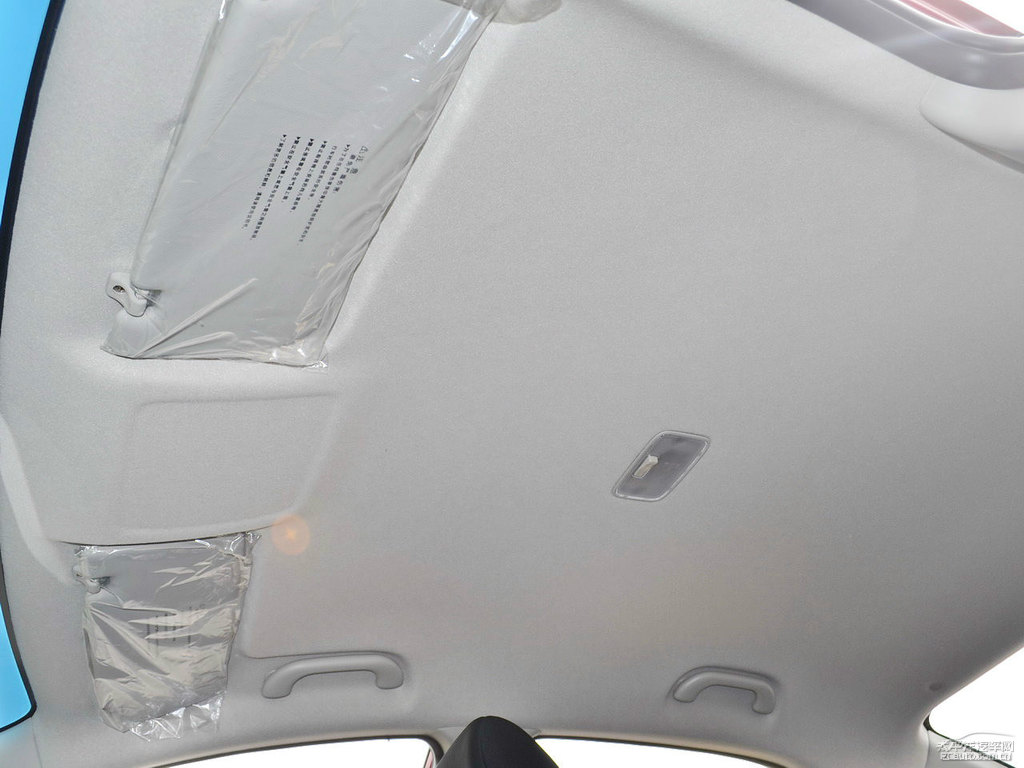 瑪瑙紅福瑞迪車廂內(nèi)飾圖片