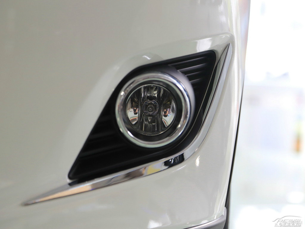 ɰ׼{ǽ݃(yu)6 SUV܇^^DƬ