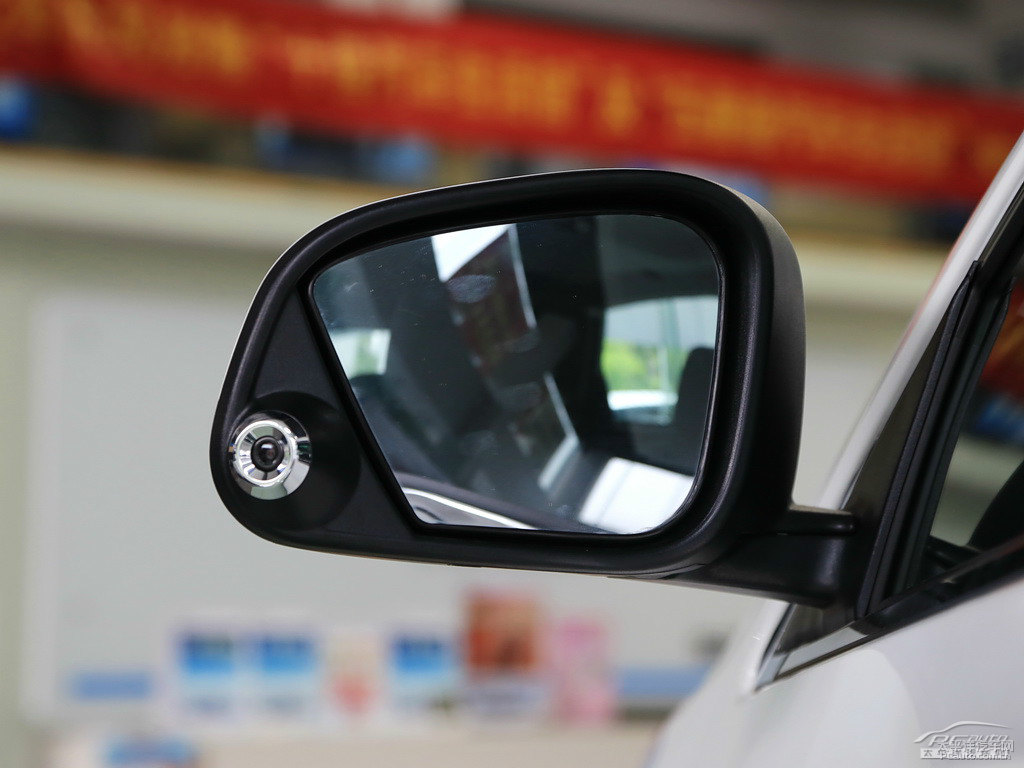 ɰ׼{ǽ݃(yu)6 SUV܇^DƬ