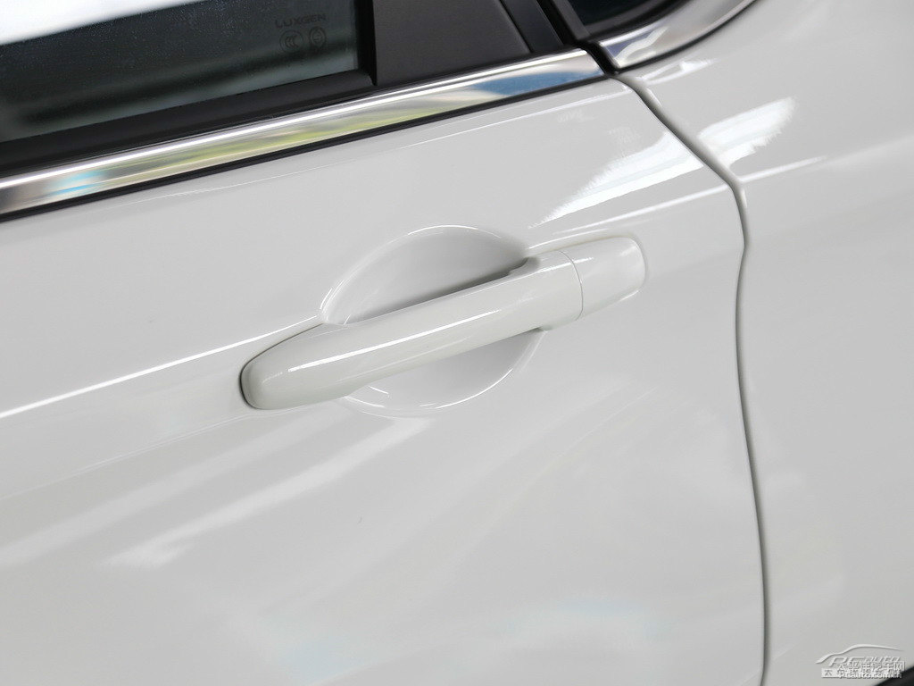 ɰ׼{ǽ݃(yu)6 SUV܇^DƬ