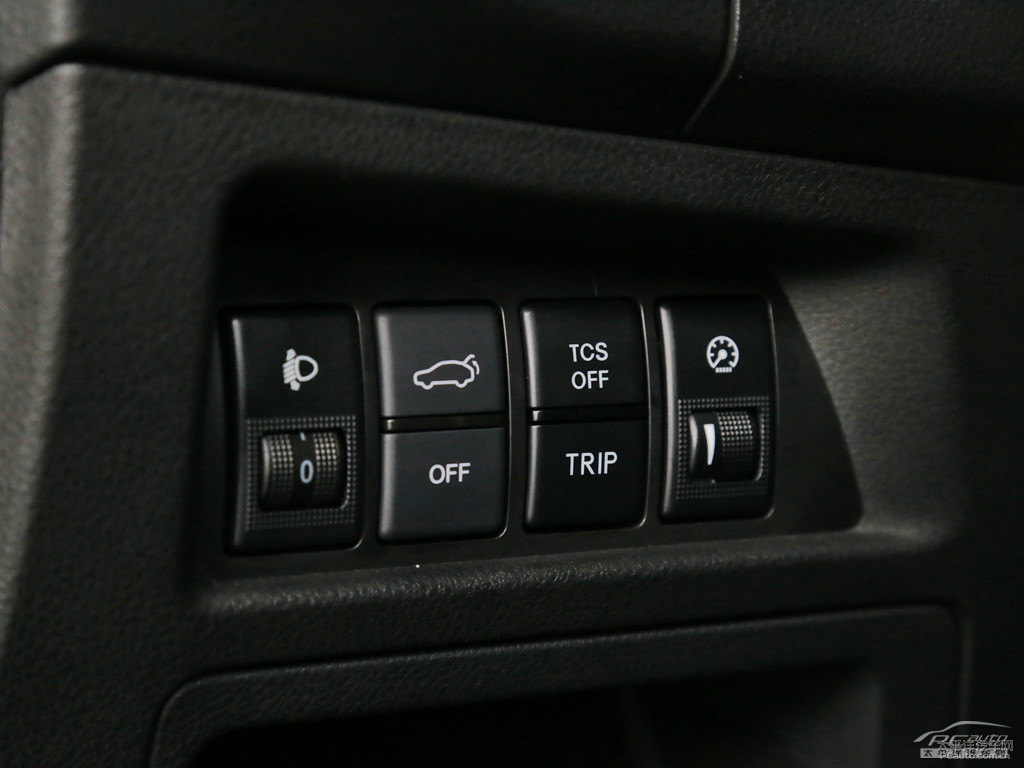 ɰ׼{ǽ݃(yu)6 SUV܇(ni)DƬ