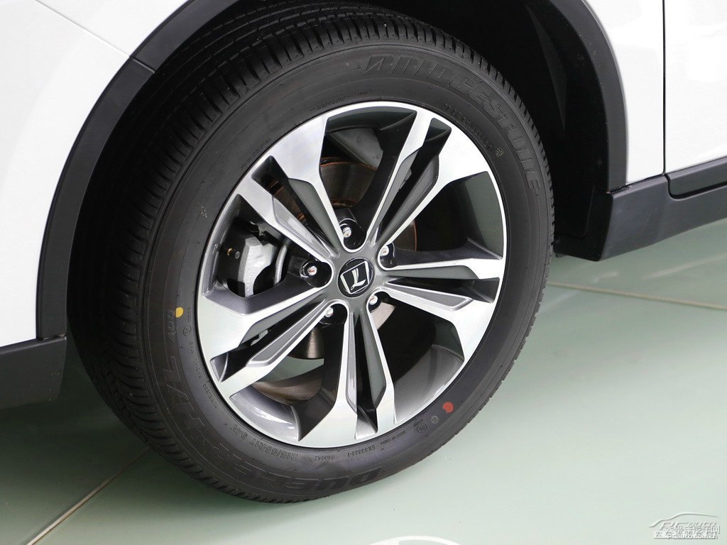 ɰ׼{ǽ݃(yu)6 SUV(ji)(ji)DƬ