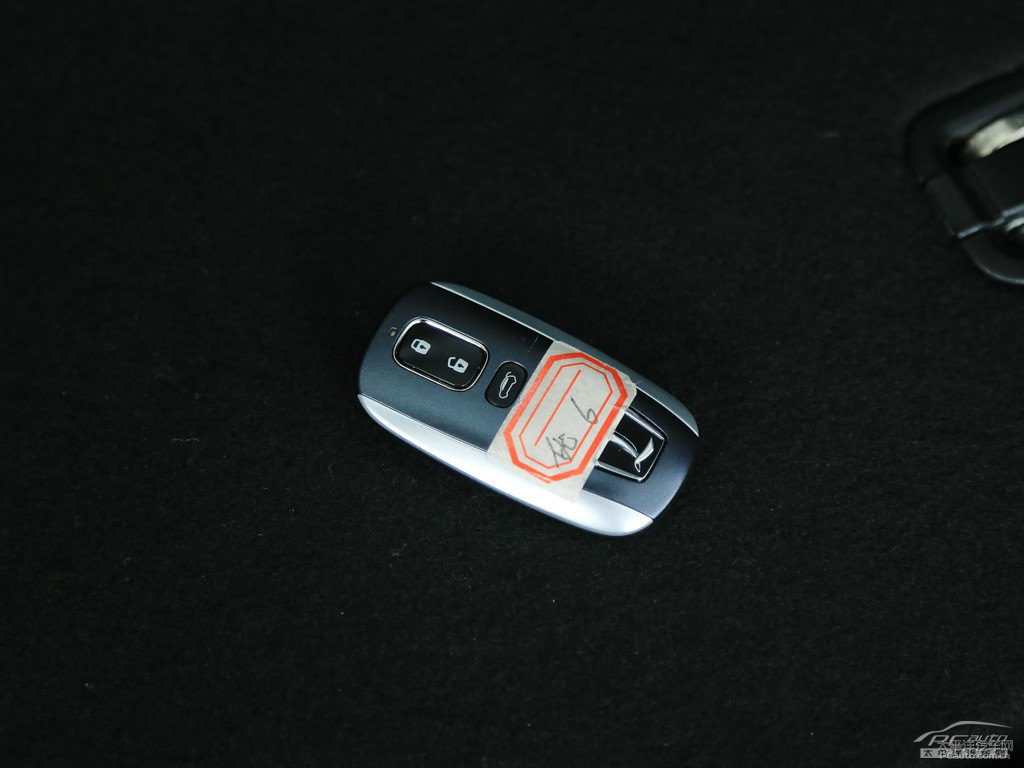ɰ׼{ǽ݃(yu)6 SUV(x)(ji)(x)(ji)DƬ
