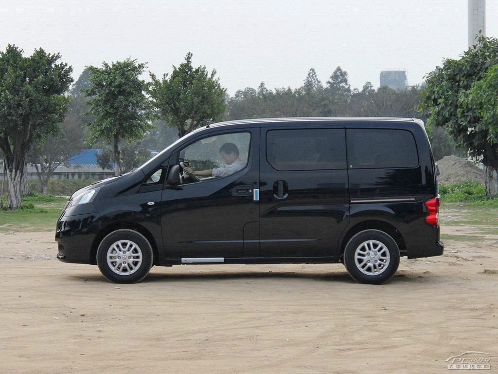 日產(chǎn)NV200外觀高清大圖