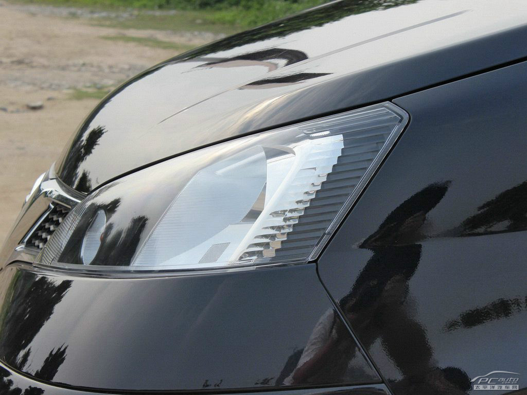 日產(chǎn)NV200外觀高清大圖