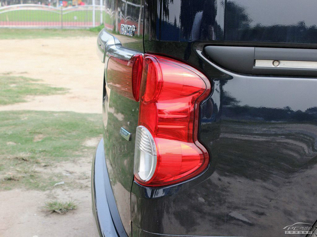 日產NV200外觀高清大圖