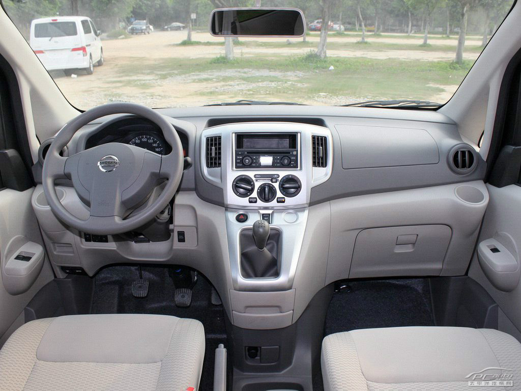日產(chǎn)NV200內(nèi)飾高清大圖