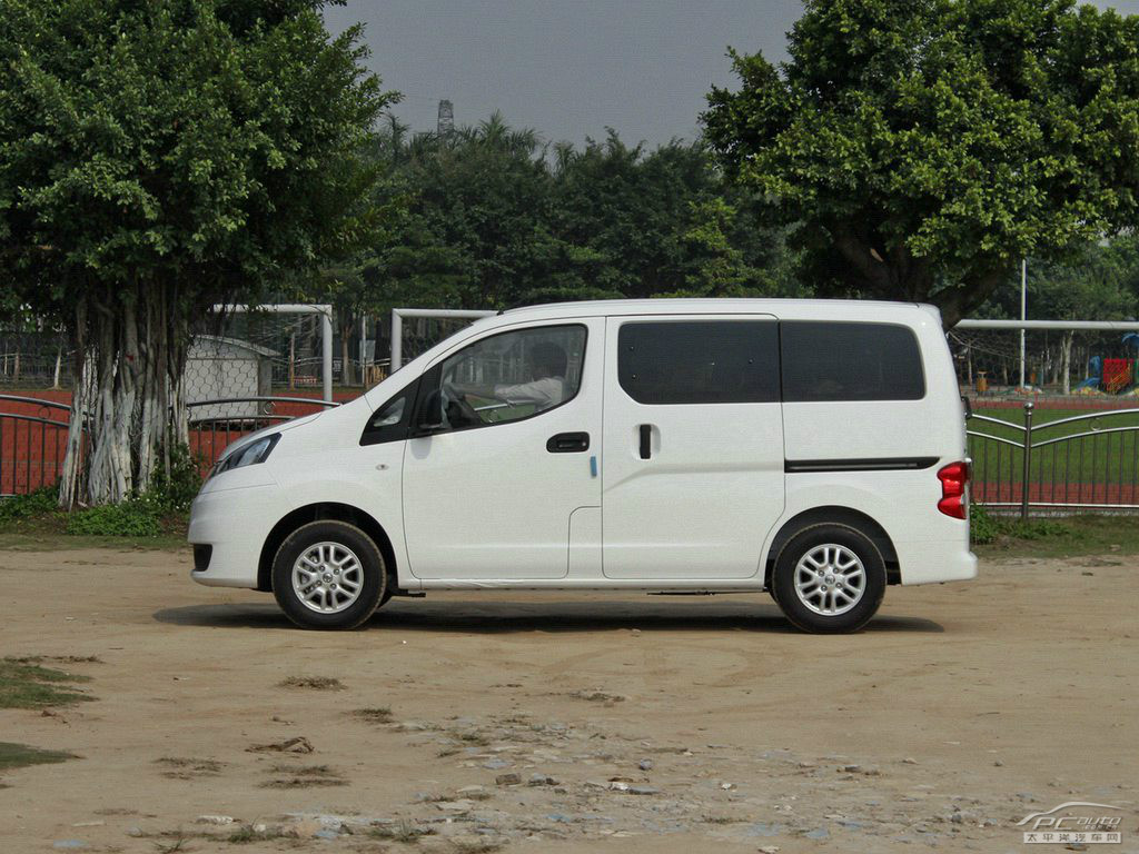 日產(chǎn)NV200外觀高清大圖