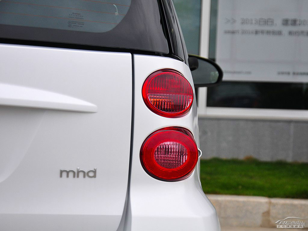 ɫsmart fortwo܇β^DƬ