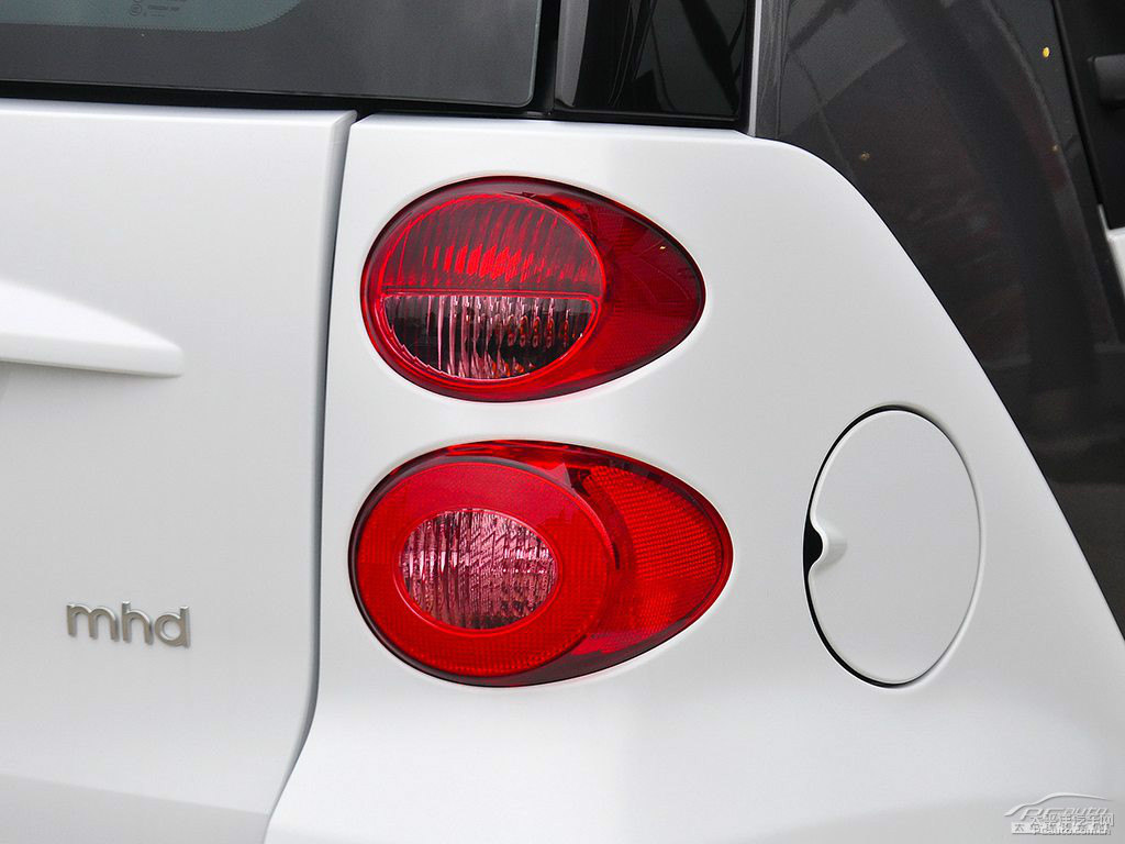 ɫsmart fortwo܇β^DƬ