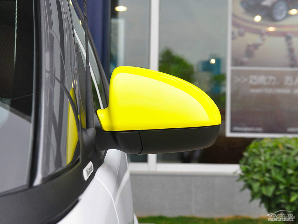 ɫsmart fortwo܇^DƬ