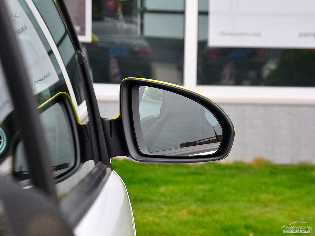 ɫsmart fortwo܇^DƬ