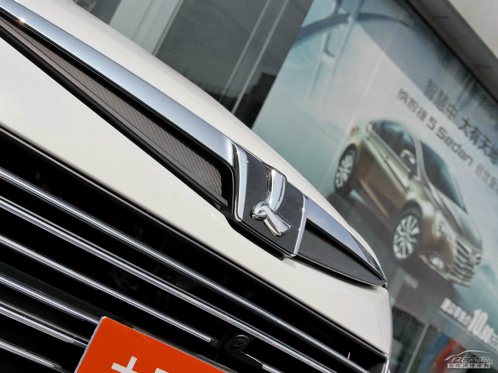 ɰ׼{ǽ݃(yu)6 SUV܇^^DƬ